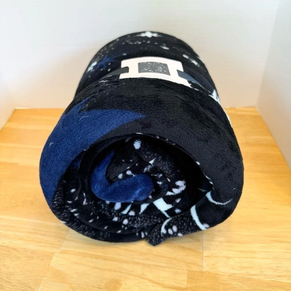 New Victory Secret blanket black with star